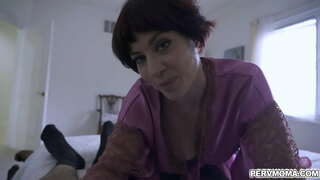 Horny mommy Jessica Ryan kuthatha yayo stepson ukuba suck yakhe young dick