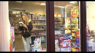 Bitch adores, চিন্তা করেনা অনেক