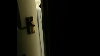 Slepeni filmēja sieva